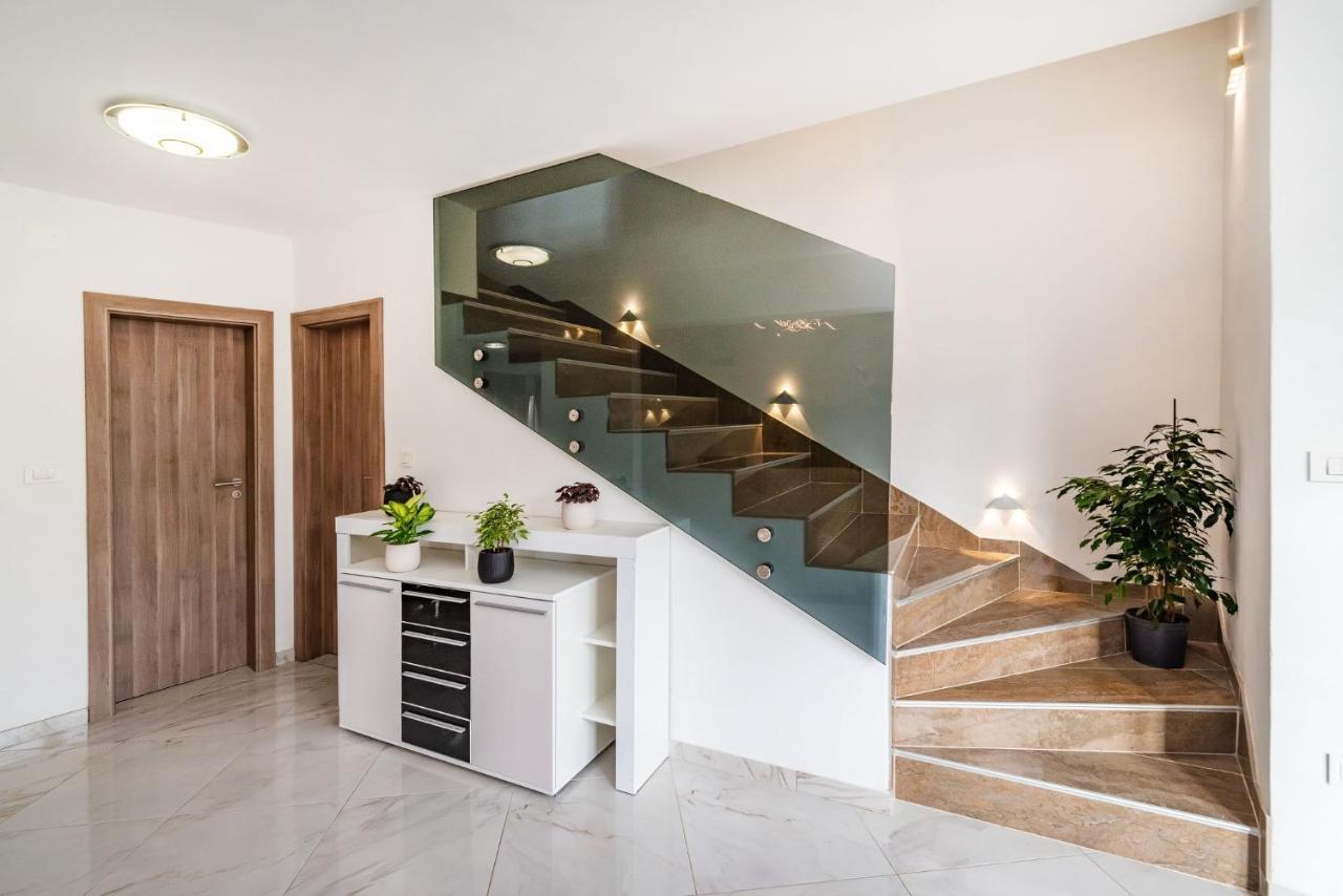 Holiday House With A Parking Space Nin, Zadar - 18143 Exterior photo