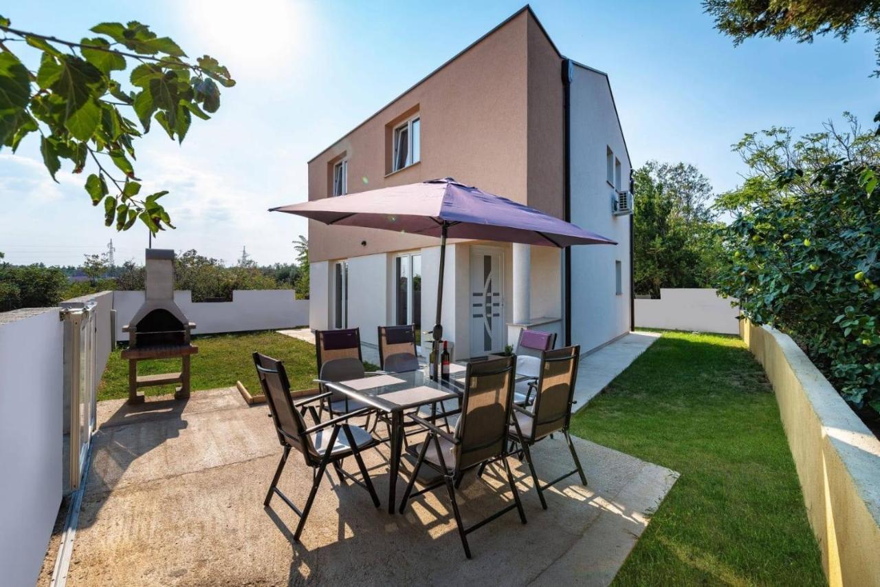 Holiday House With A Parking Space Nin, Zadar - 18143 Exterior photo